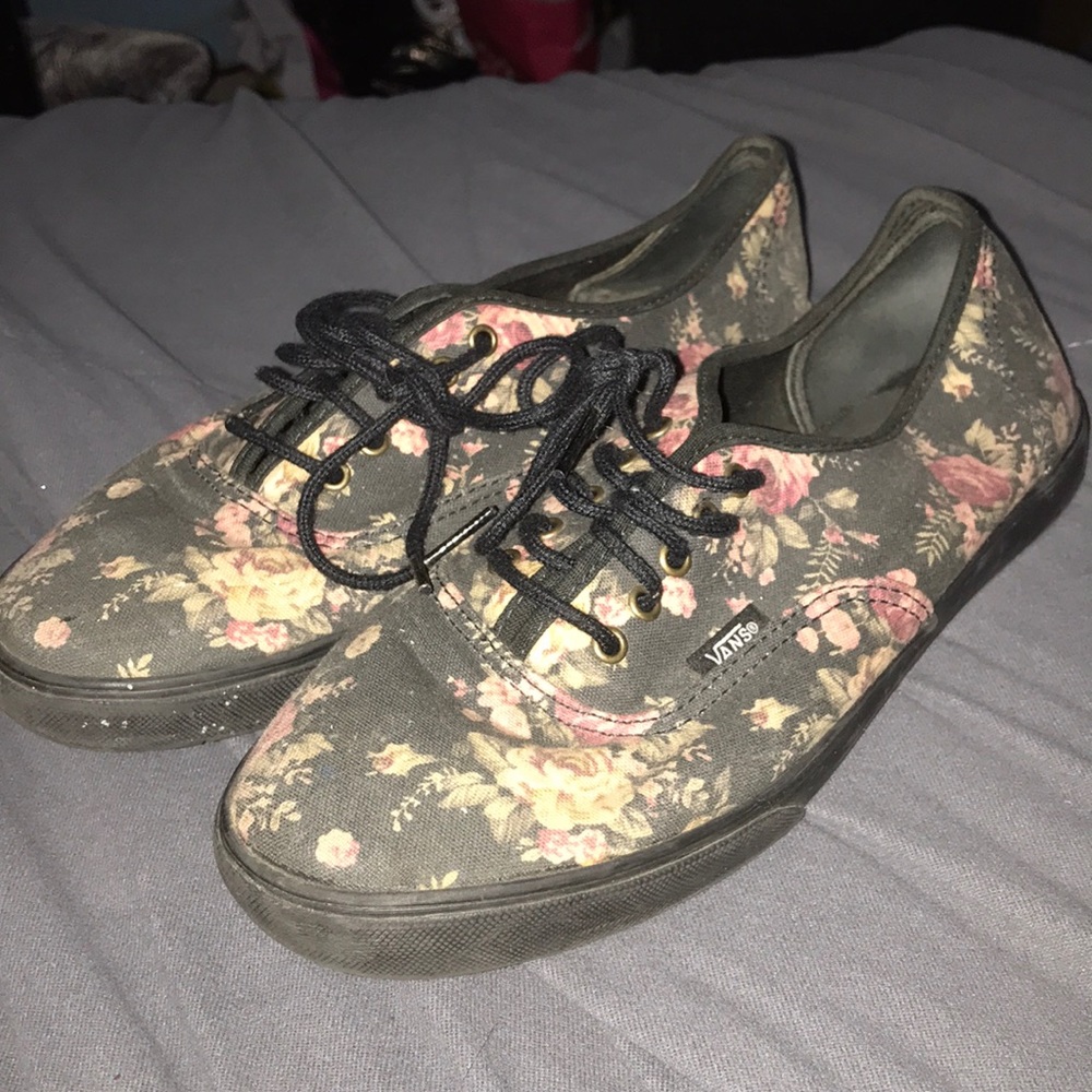 Vans with flower print, vintage. Size 8.5